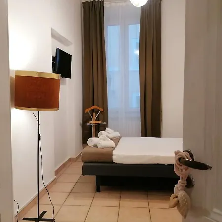 Two Units Family Vacation Appartamento Roma